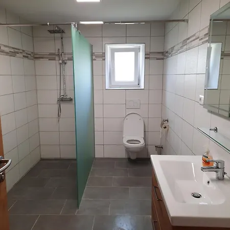 Fuer 2 Bis 6 Personen * Unterradl